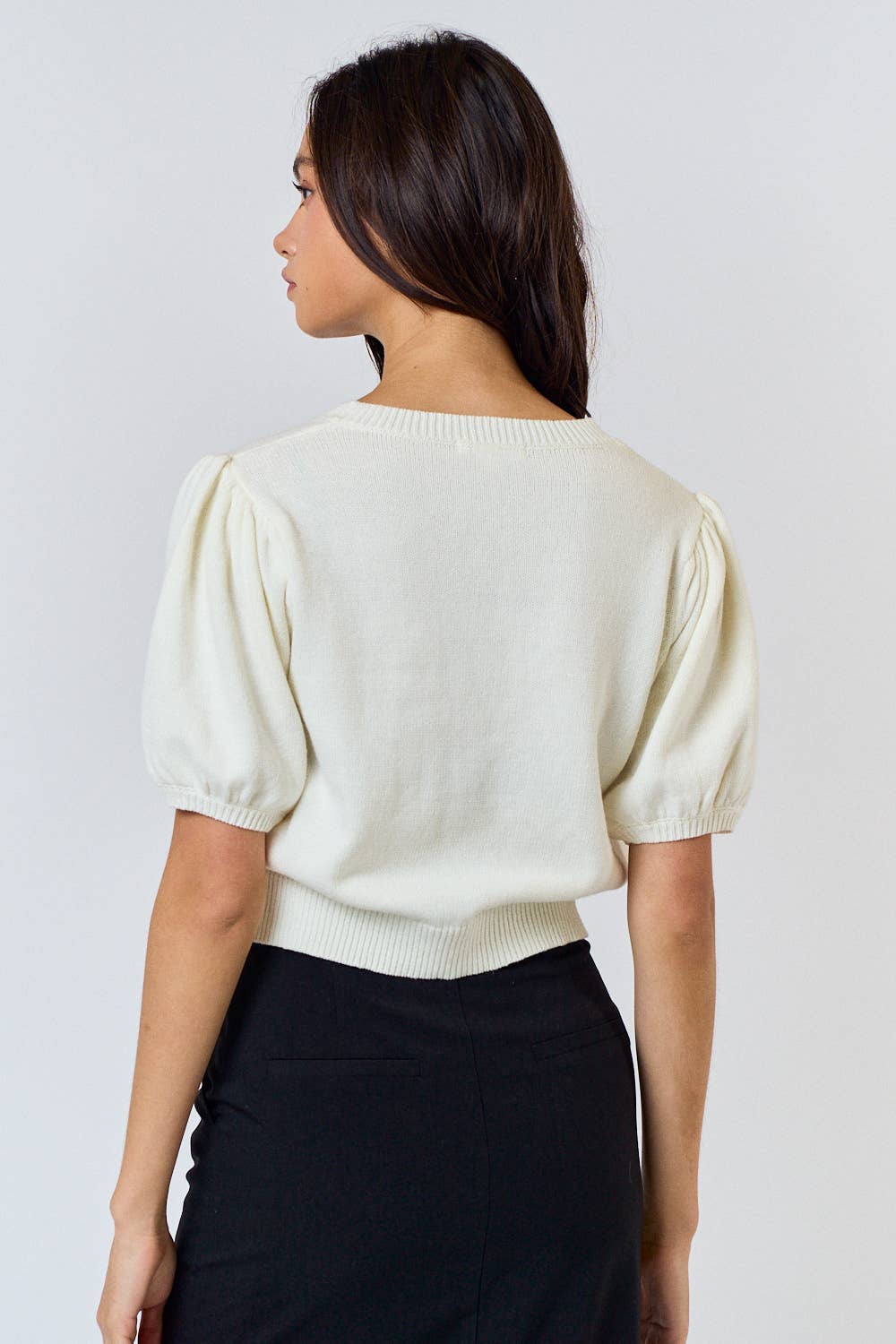 BOW FRONT V-NECK PUFF SLEEVE SWEATER TOP