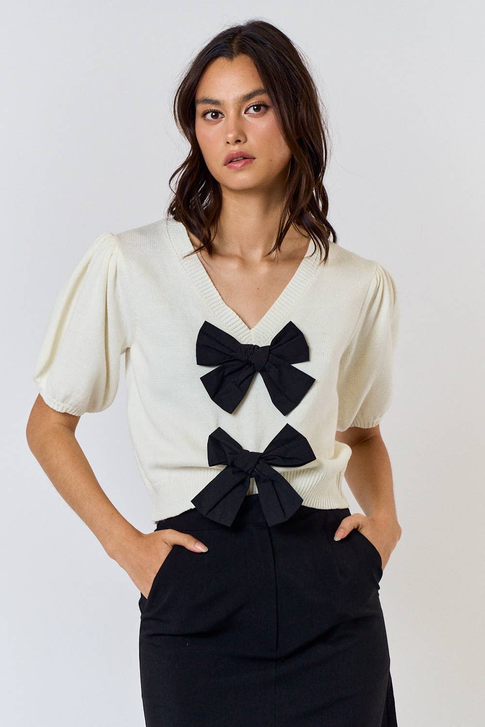 BOW FRONT V-NECK PUFF SLEEVE SWEATER TOP