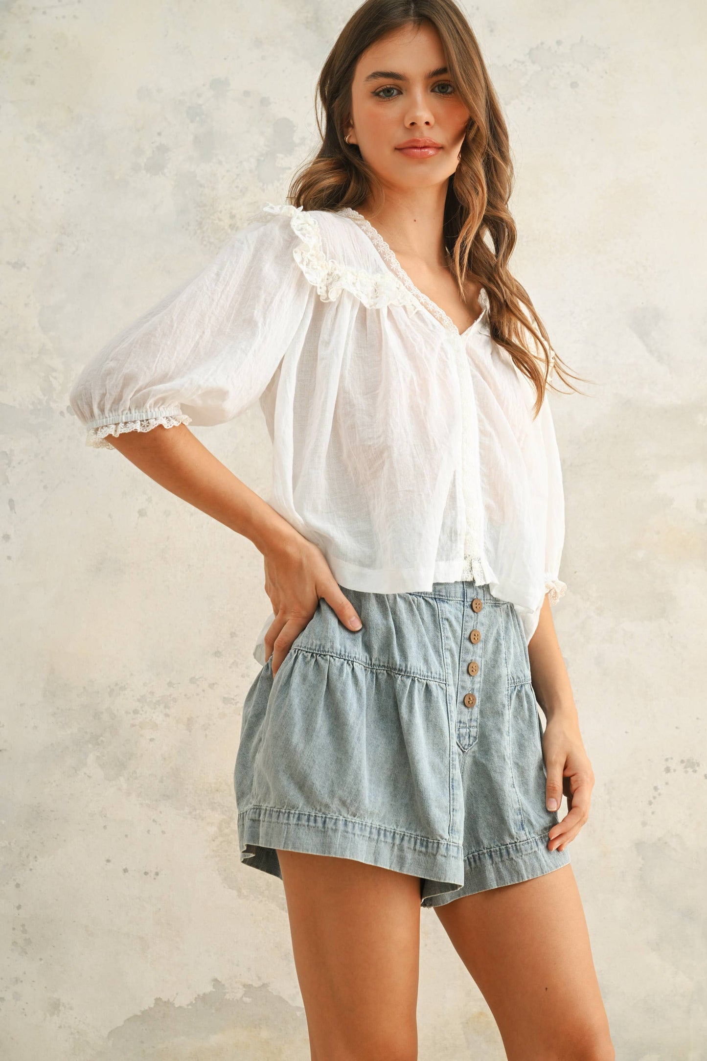 LACE DETAILED BLOUSE