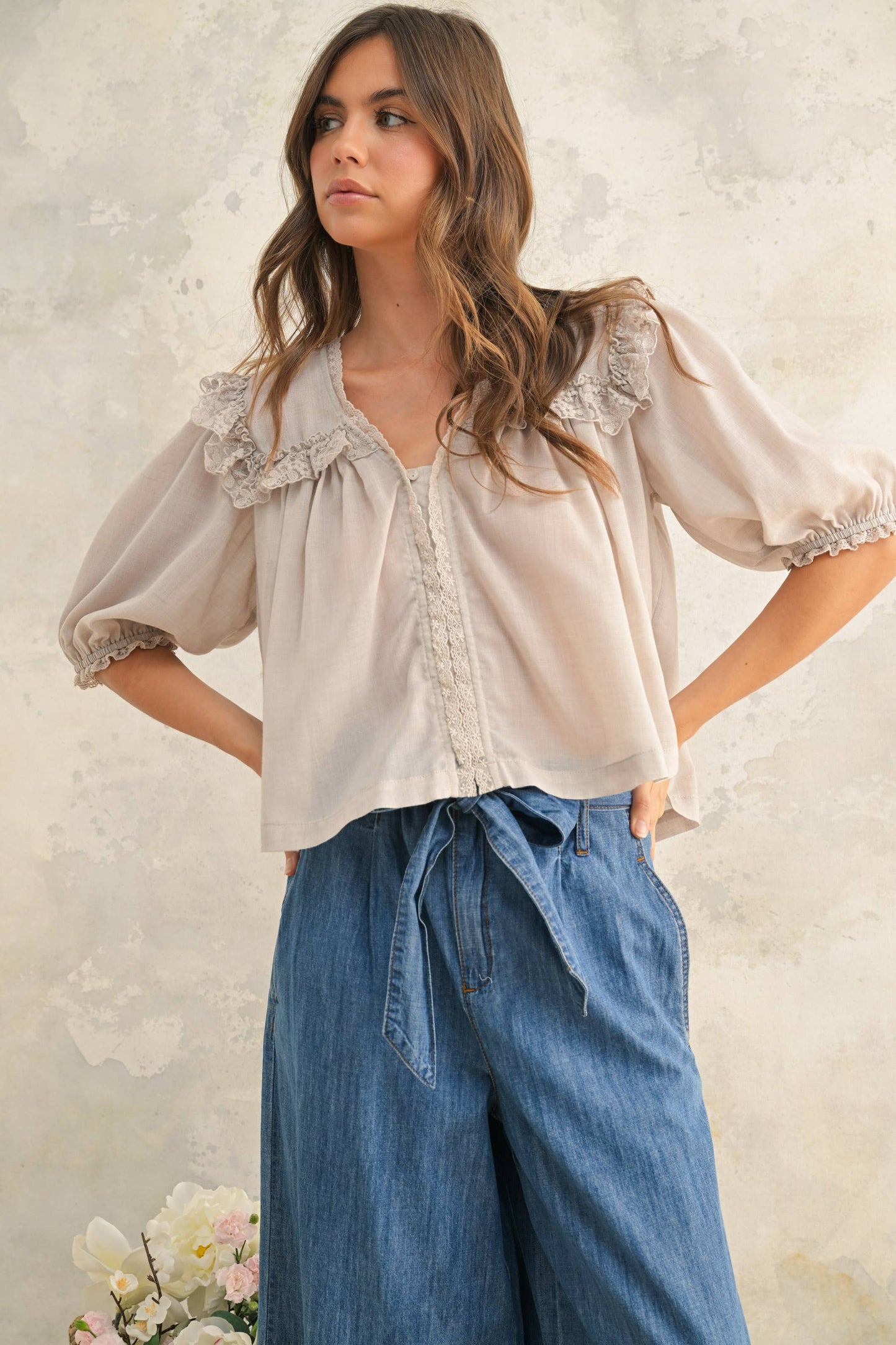 LACE DETAILED BLOUSE