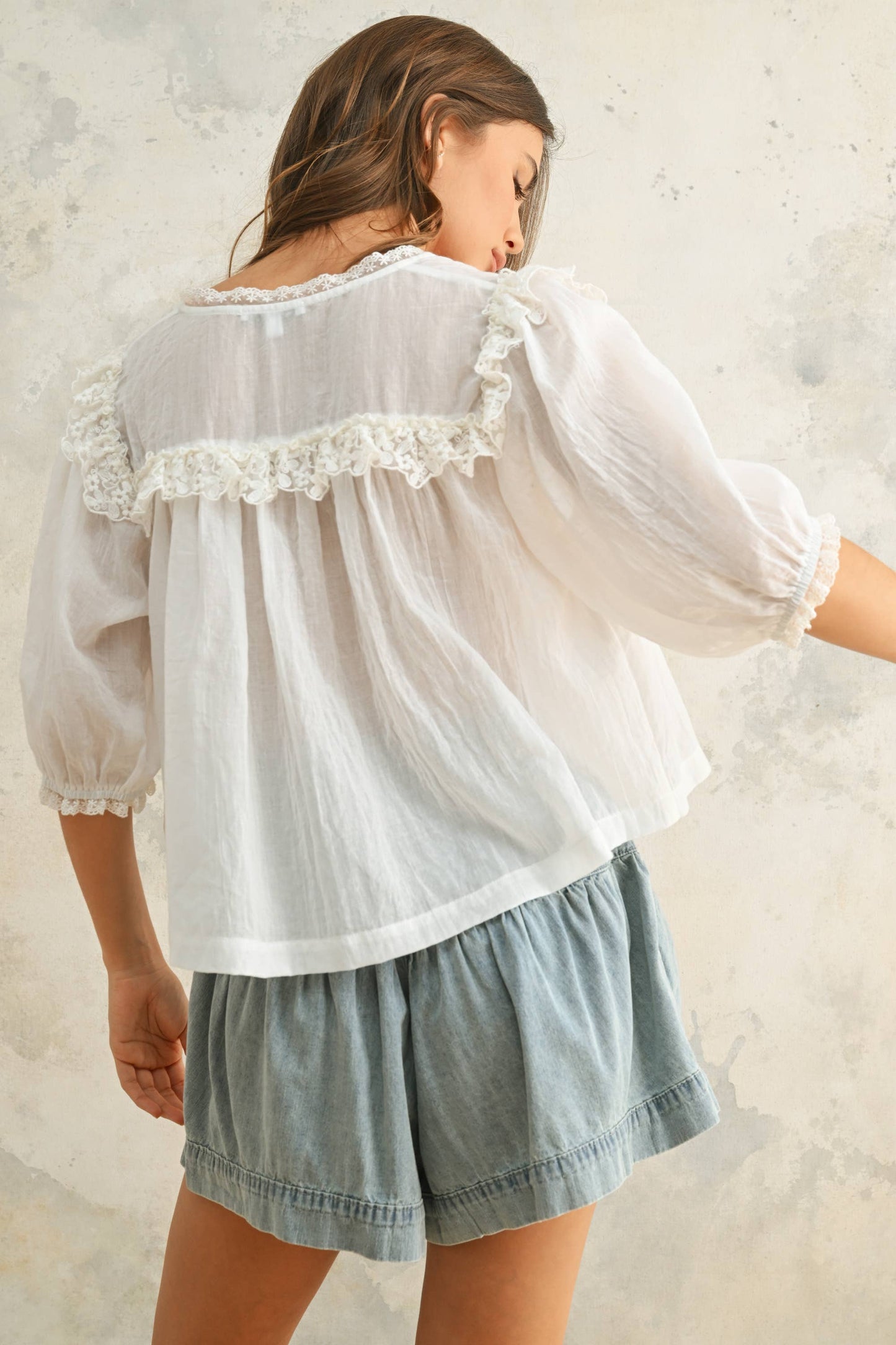 LACE DETAILED BLOUSE