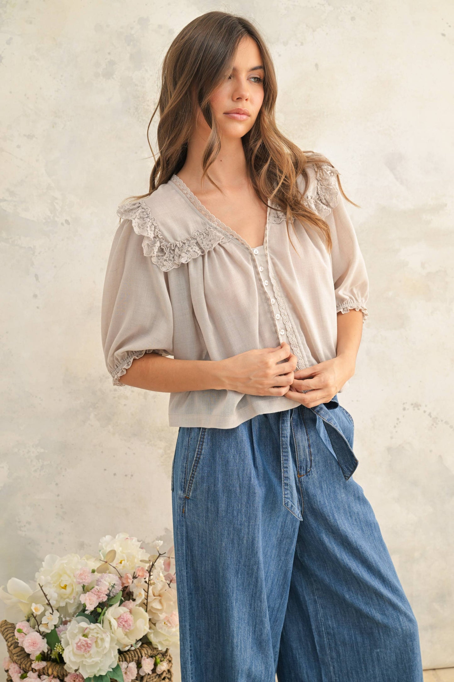 LACE DETAILED BLOUSE